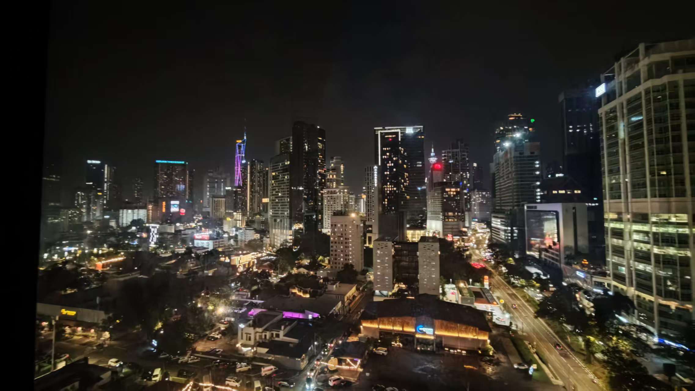 酒店窗外的吉隆坡夜景